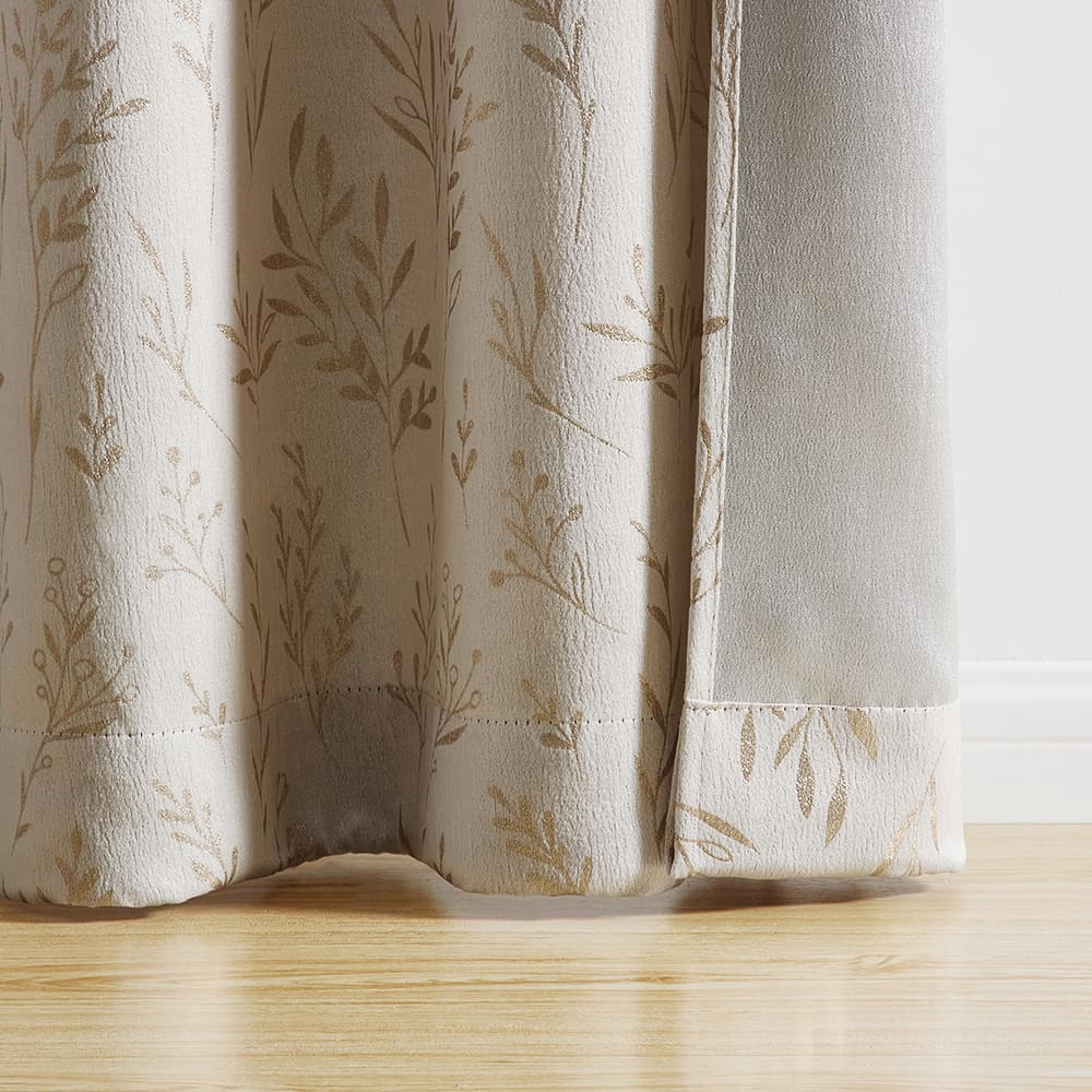 The bottom of a Golden Leaves natural with gold foil panel where it meets the floor